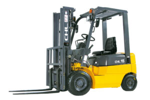 Бензиновый погрузчик CHL (Heli) CPQD15, 1.5 т, 2-7 м